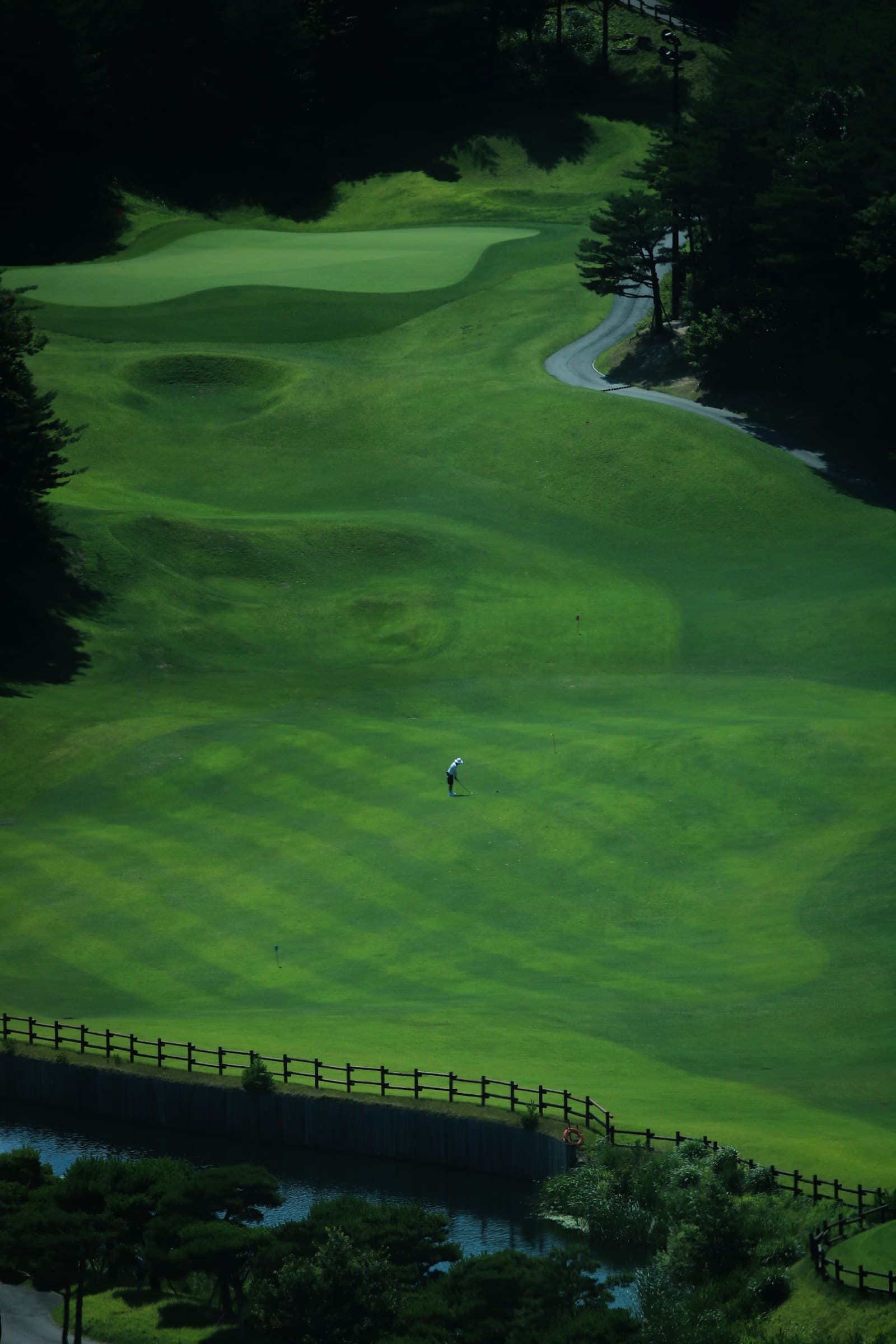 Illustrative golf image