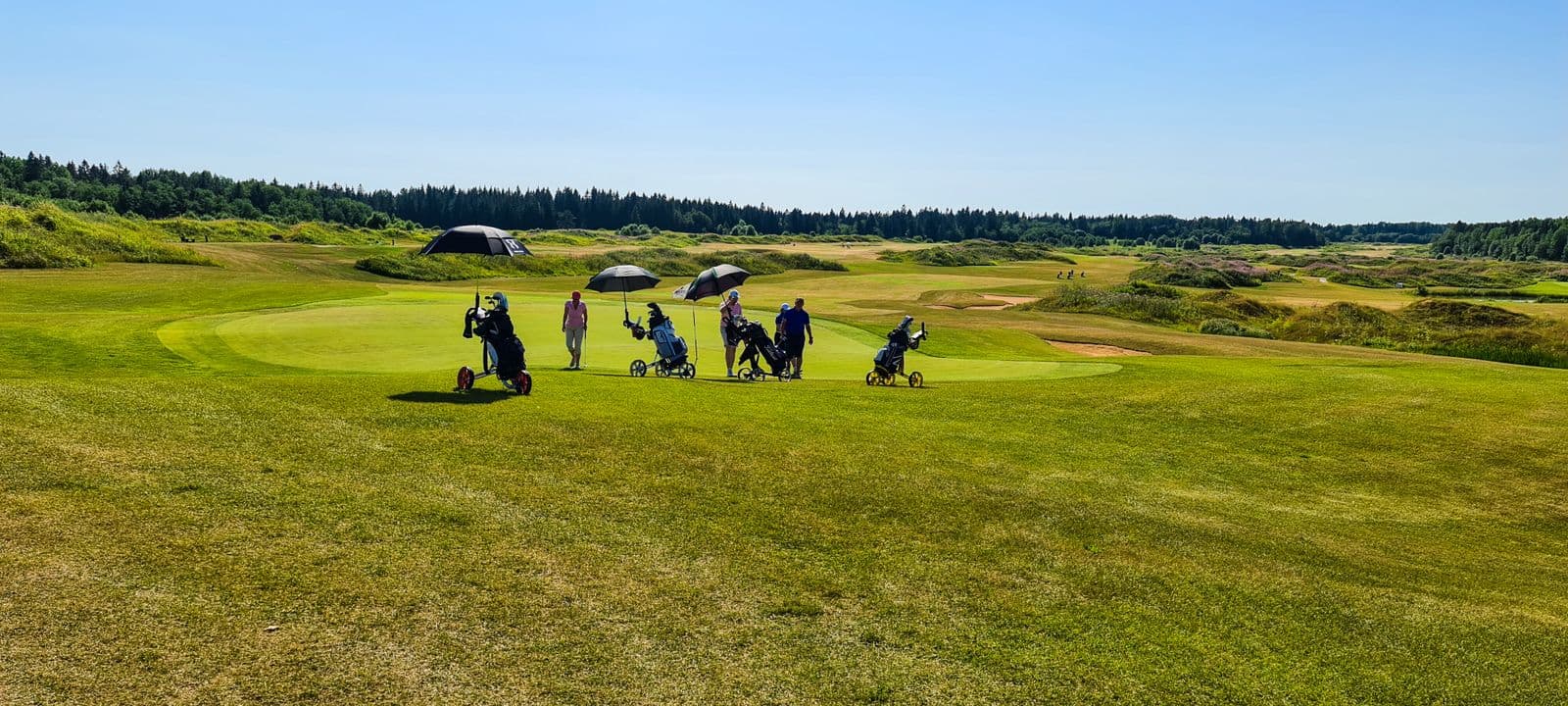 Illustrative golf image