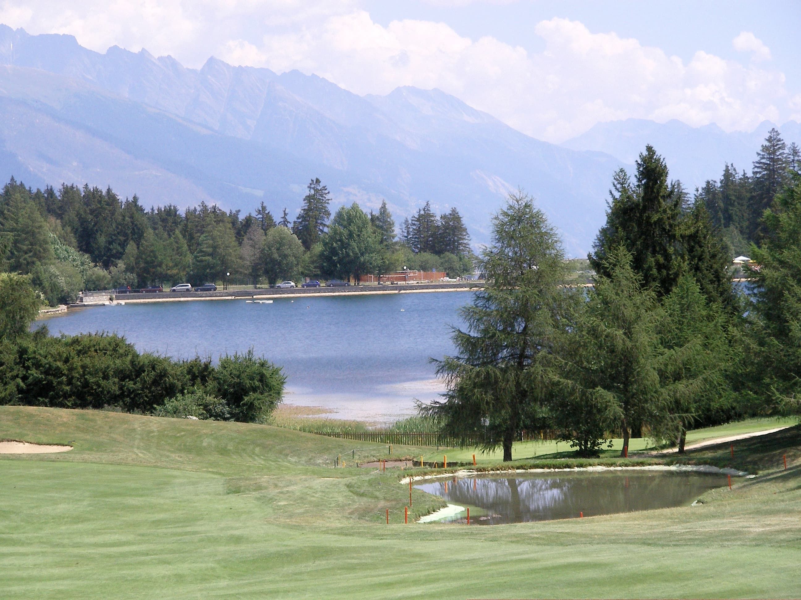 Golf Club Crans-sur-Sierre — 5th green with Alpine panorama, Valais, Switzerland