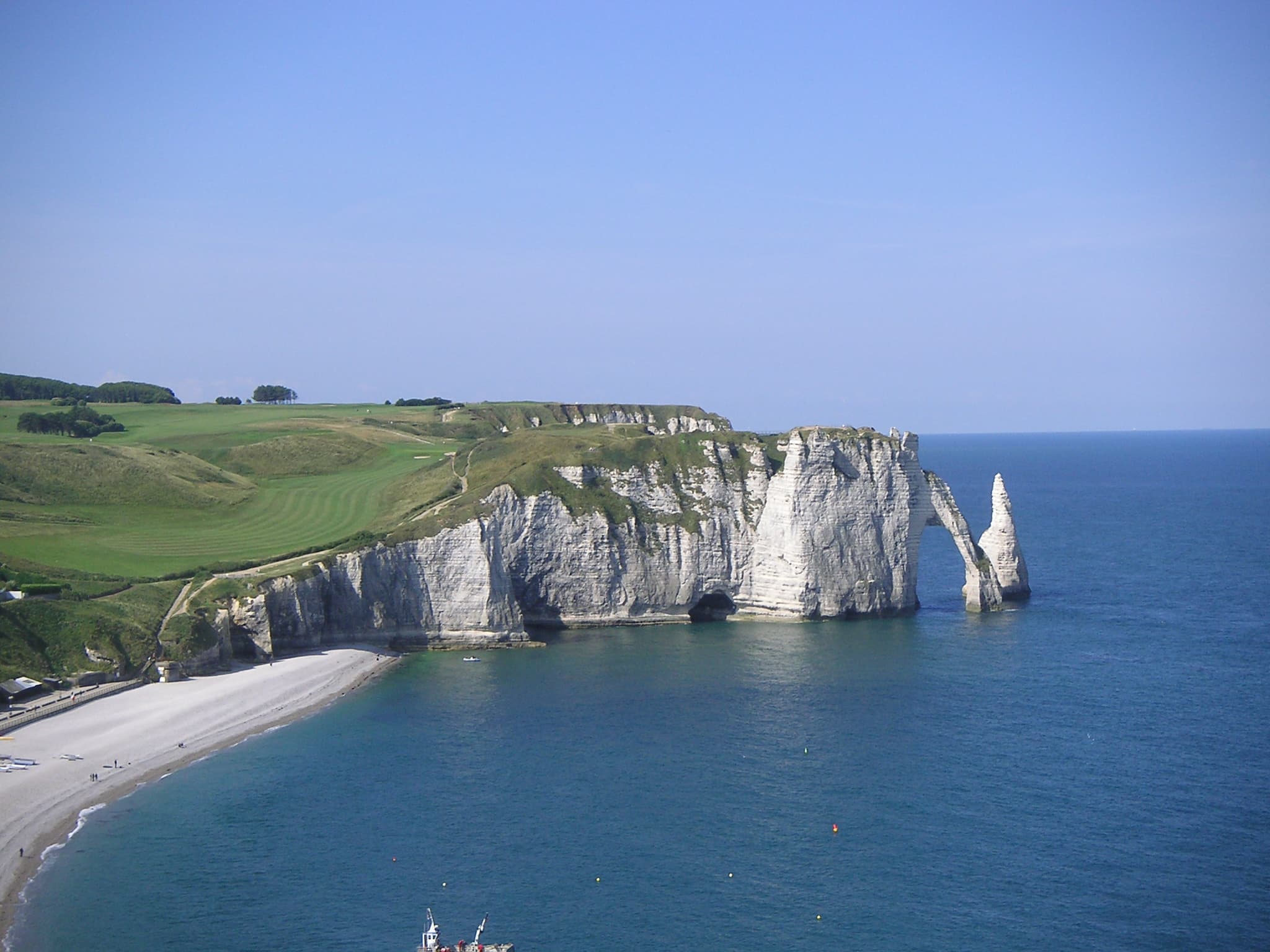 Golf d'Étretat — clifftop course above the chalk cliffs of Étretat, Normandy, France
